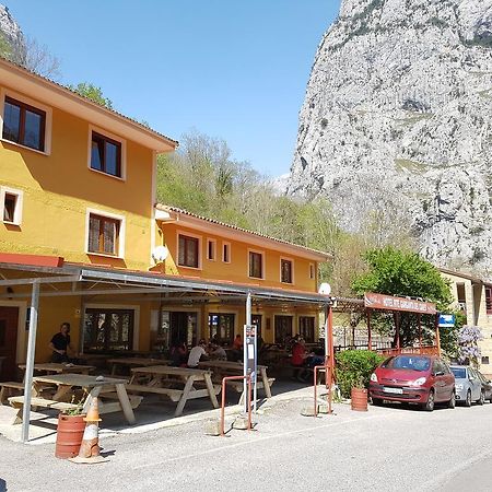Hotel Garganta Del Cares Poncebos Exteriör bild