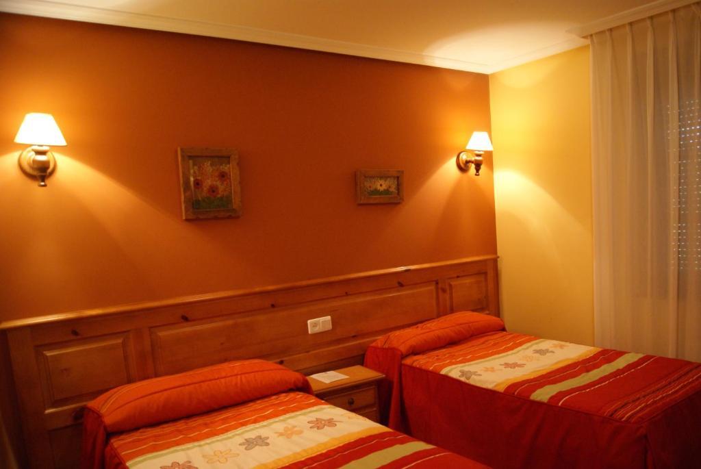 Hotel Garganta Del Cares Poncebos Rum bild