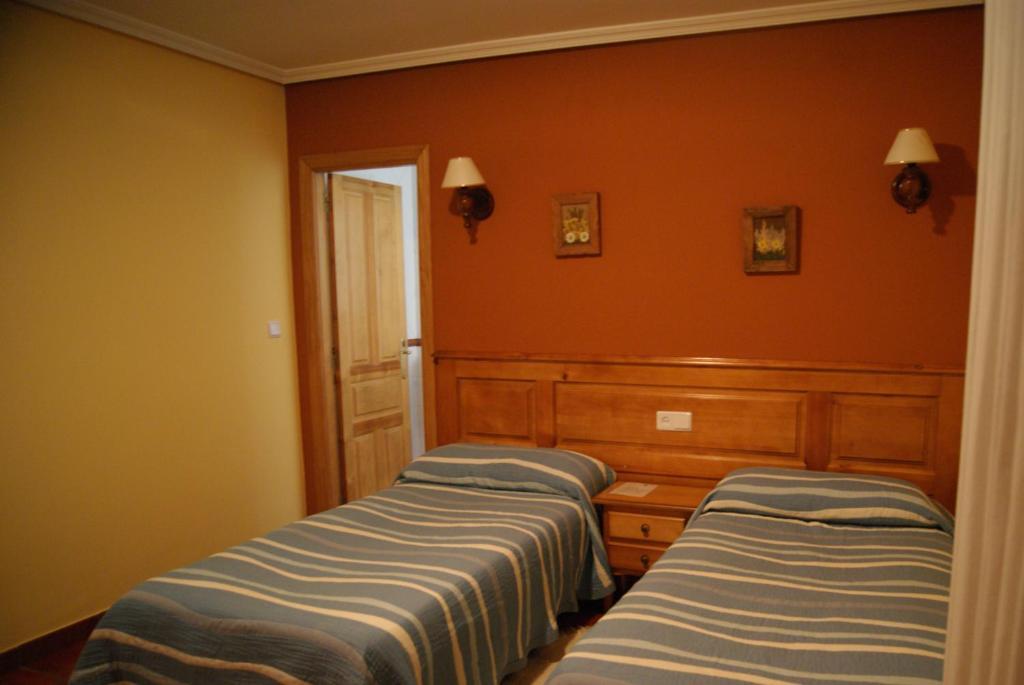 Hotel Garganta Del Cares Poncebos Rum bild