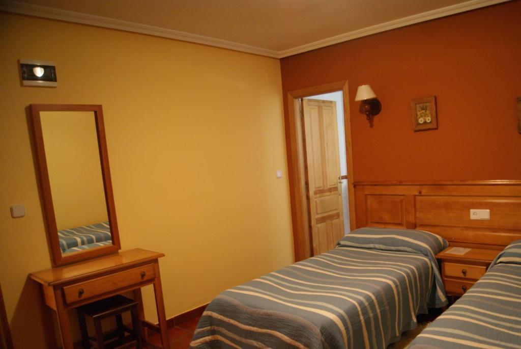 Hotel Garganta Del Cares Poncebos Rum bild