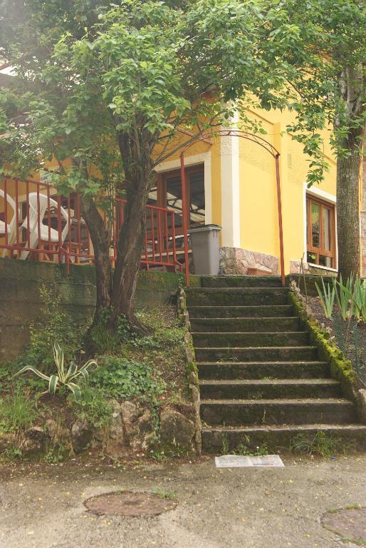 Hotel Garganta Del Cares Poncebos Exteriör bild